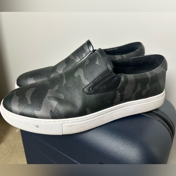 Robert Graham camo slip ons - Picture 2 of 8